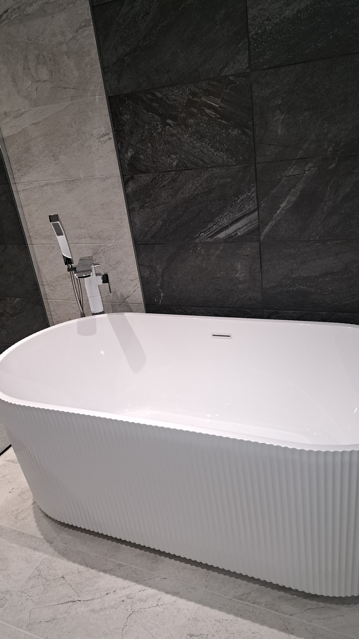 Fluted Freestanding Bath